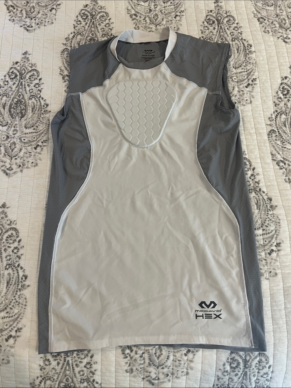 McDavid HEX YXL Grey Sleeveless Protective Heart Guard